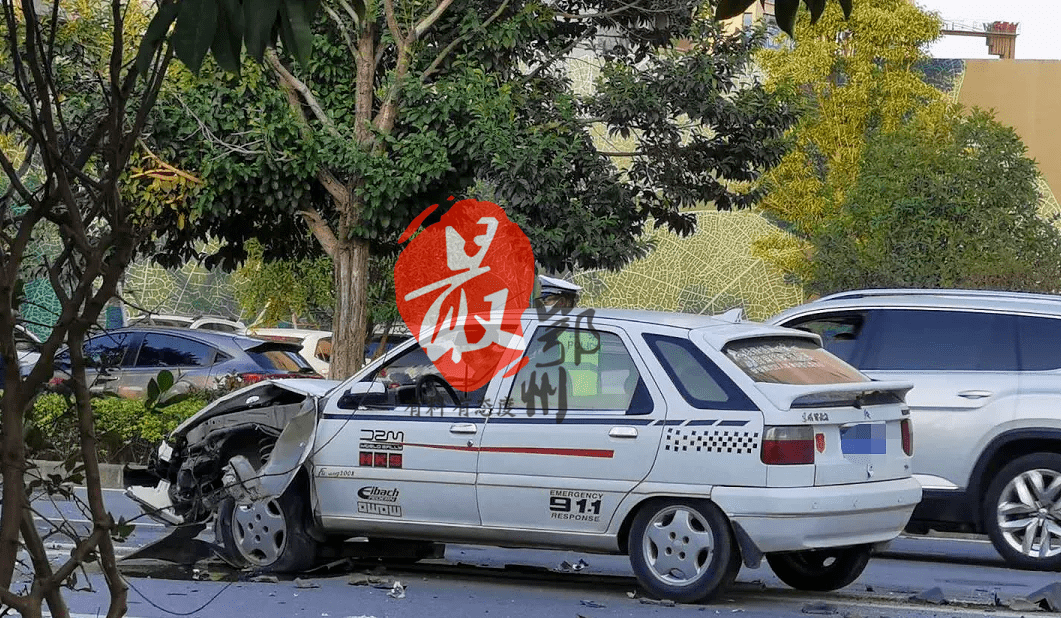 最新鄂州車禍?zhǔn)录疃冉馕雠c報道